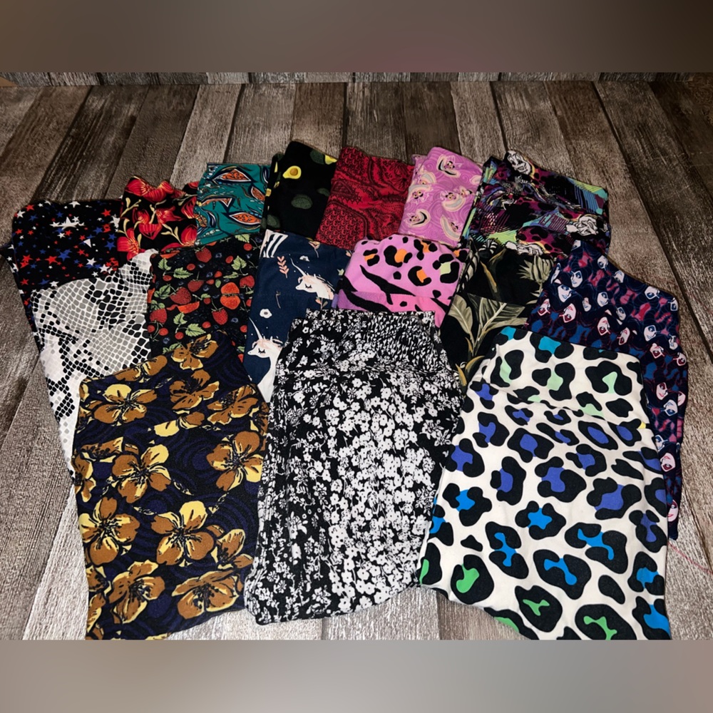 16 pair of LuLaRoe leggings size O/S